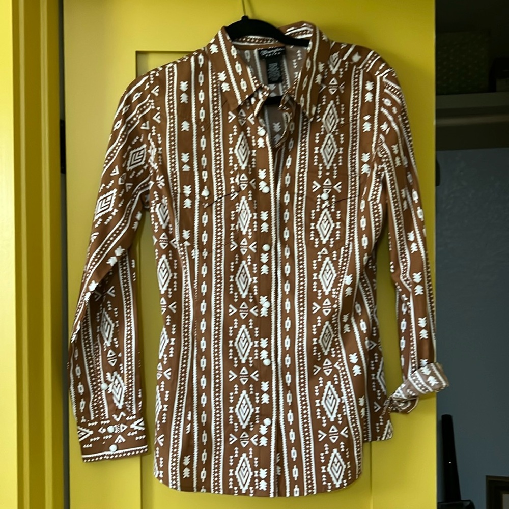 Wrangler pearl snap western shirt. Never worn!
